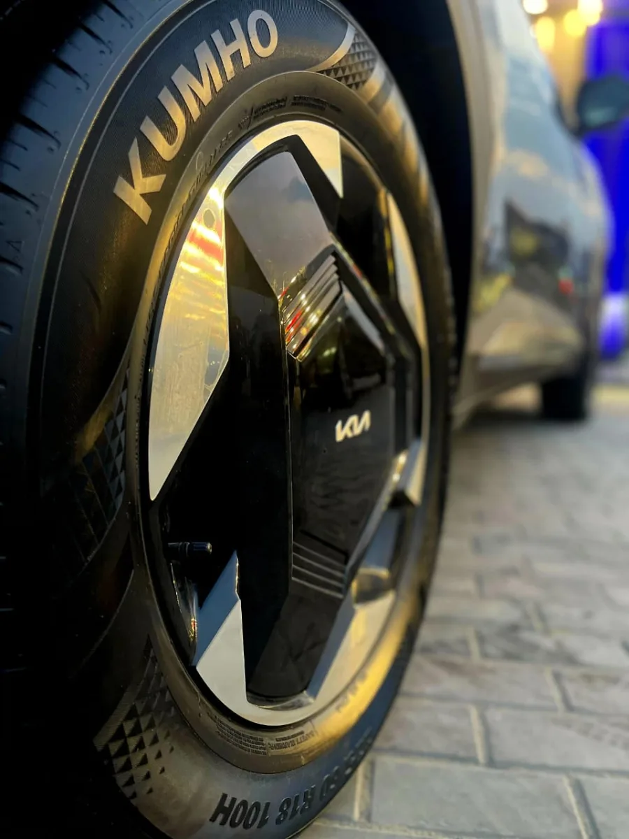KIA Ev5 land