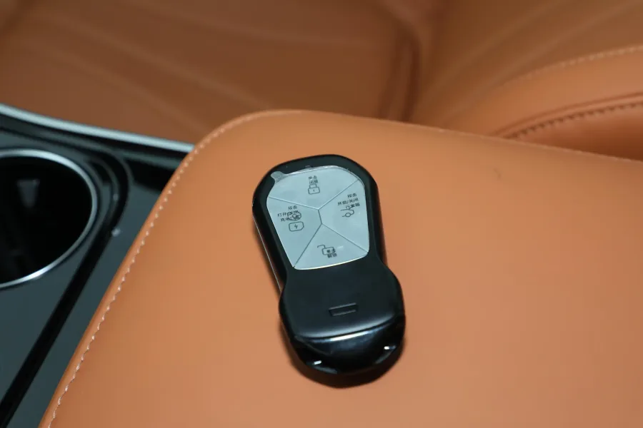 Xpeng G9