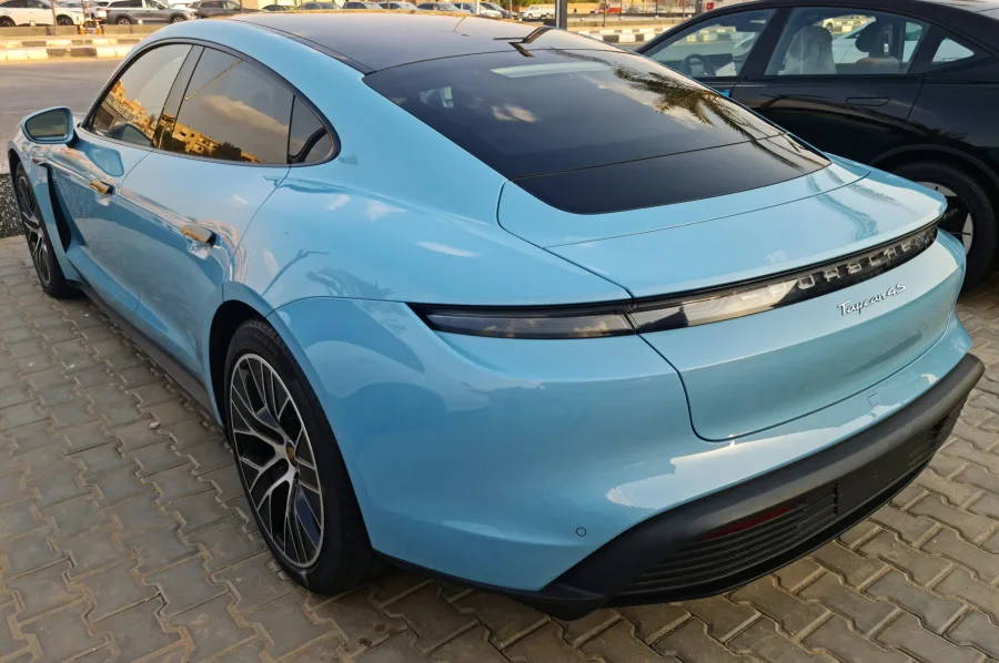 بورش تايكان مو 2022