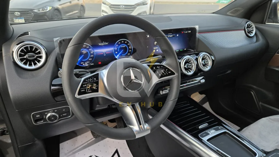 MERCEDES EQA 260