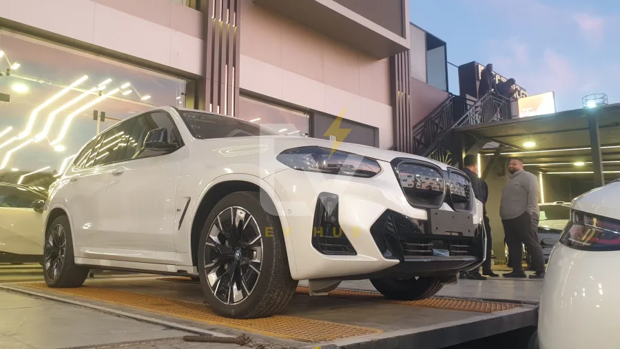 BMW IX3 2025