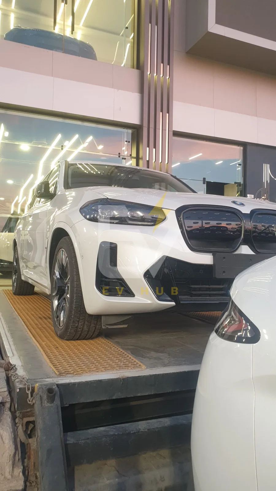 BMW IX3 2025