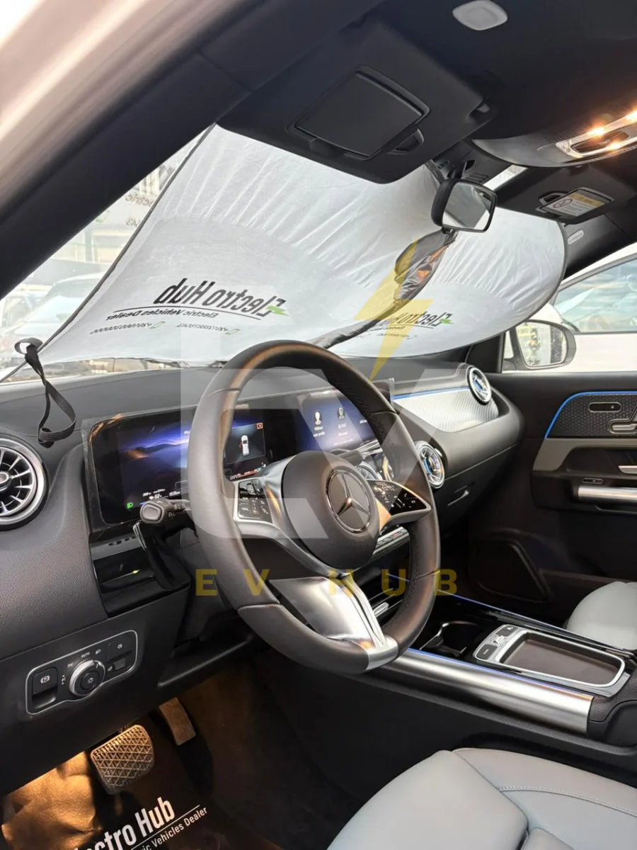 MERCEDES EQA260