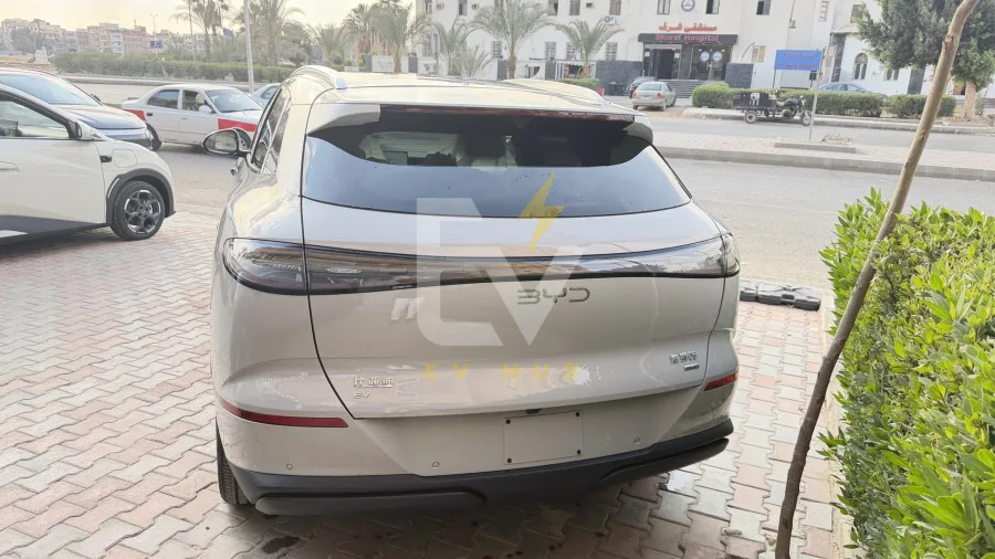 BYD SEALION 06