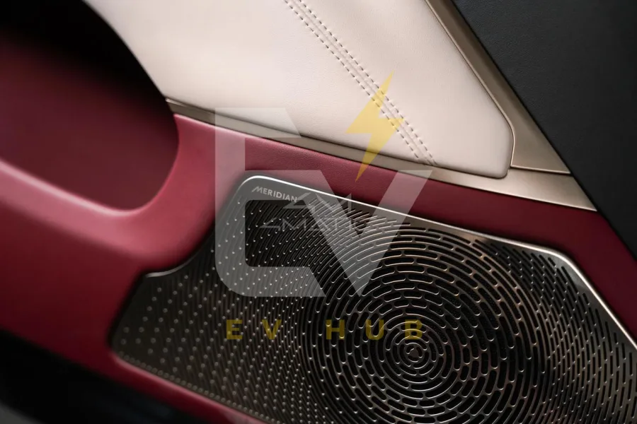 AVATR 11 Royal Edition