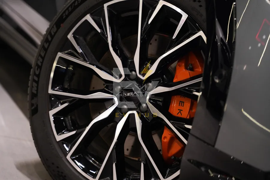ZEEKR 7X AWD PERFORMANCE 2026
